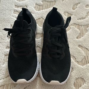 Nike tennis shoes. Size 9.5